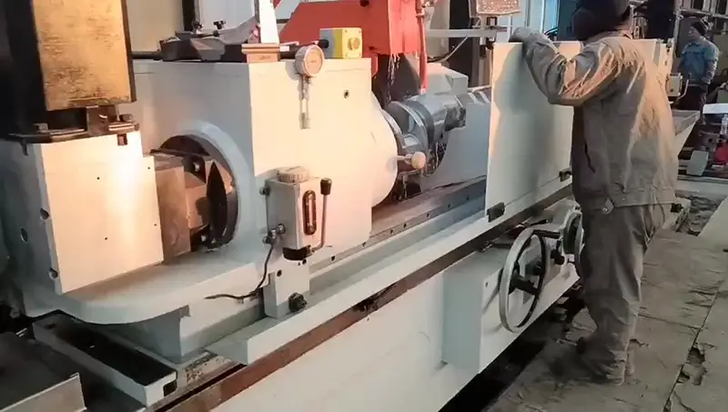 Mesin gerinda poros engkol SP8260